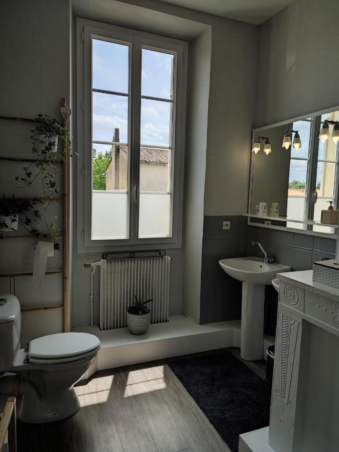 Celine Et Jose Apartment Cubzac-les-Ponts Exterior photo