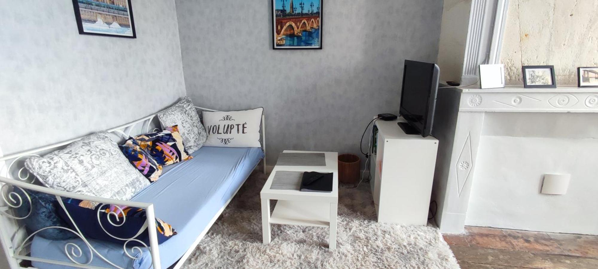 Celine Et Jose Apartment Cubzac-les-Ponts Exterior photo